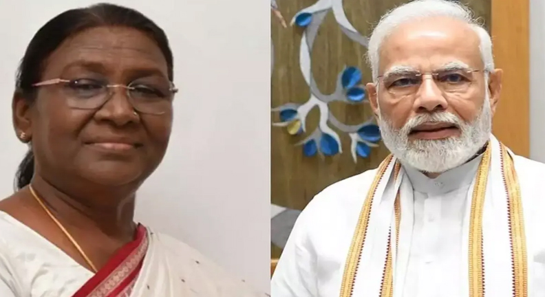 ईद-उल-अजहा पर नमाज अदा करते लोग