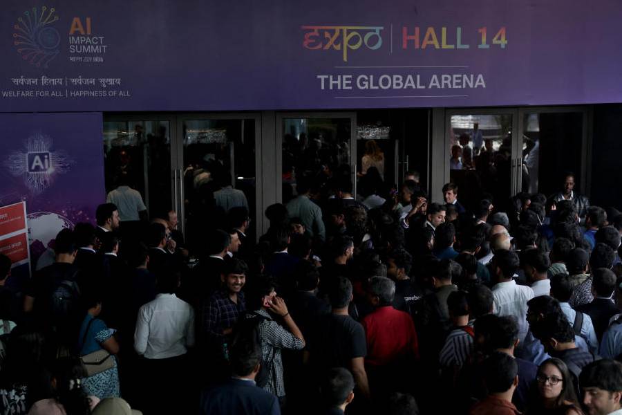 नई दिल्ली में AI Impact Summit अव्यवस्था के दौरान लगी लंबी कतारें