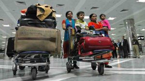 खाड़ी देशों से भारतीय वापसी | 7 दिन में 52 हजार लोग सुरक्षित भारत लौटे