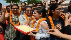 CBSE 10th Topper 2026 | हितिशा सोगानी ने 98.4% के साथ दिल्ली में मारी बाजी