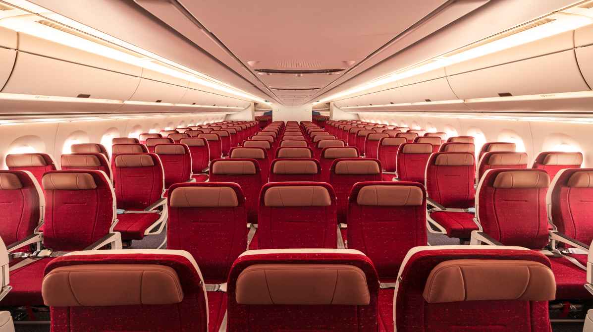 फ्लाइट सीट फ्री नियम पर लगी रोक, यात्रियों को फिलहाल नहीं मिलेगी राहत