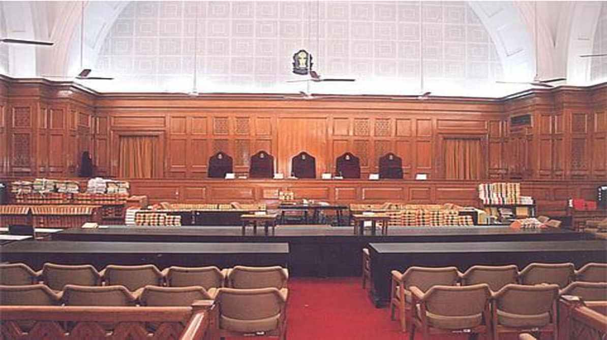 सुप्रीम कोर्ट की इमारत का दृश्य, जहां जनहित याचिका से जुड़े मामलों पर सुनवाई चल रही है।