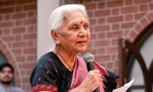 Anandiben Patel :- उत्तर प्रदेश की राज्यपाल आनंदीबेन पटेल का बयान: “महिलाएं पहले विशेषज्ञ मां बनने का प्रयास करें”