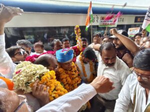 Rajendra Pal Gautam :- उत्तर प्रदेश कांग्रेस प्रभारी राजेंद्र पाल गौतम का झांसी पहुंचने पर भव्य स्वागत, संगठनात्मक बैठक आज
