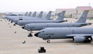 US Military Middle East Buildup : मध्य पूर्व की ओर बढ़ी अमेरिकी सैन्य गतिविधियां, बड़ी संख्या में कार्गो विमान यूरोप के रास्ते रवाना